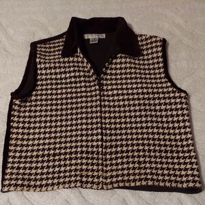 Chic Women's Houndstooth Vest